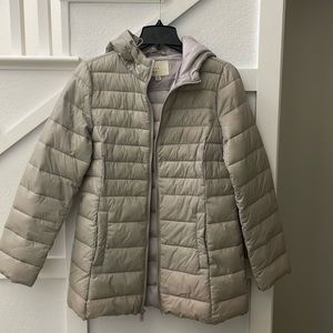 Light grey long puffer jacket with hood, size medium